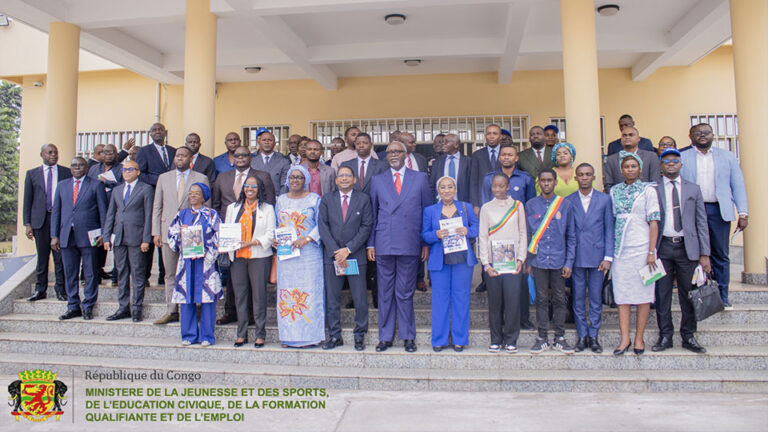 Remise officielle de la Politique Nationale de la Jeunesse.