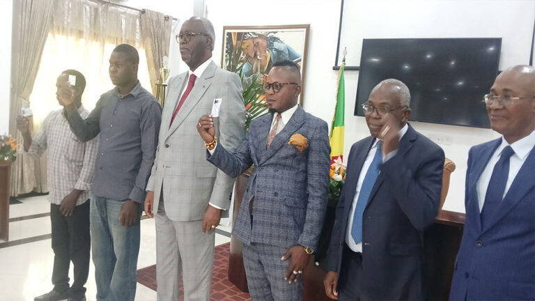 Signature d&rsquo;un mémorandum entre le syndicat des transporteurs en commun et l&rsquo;Agence congolaise pour l’emploi